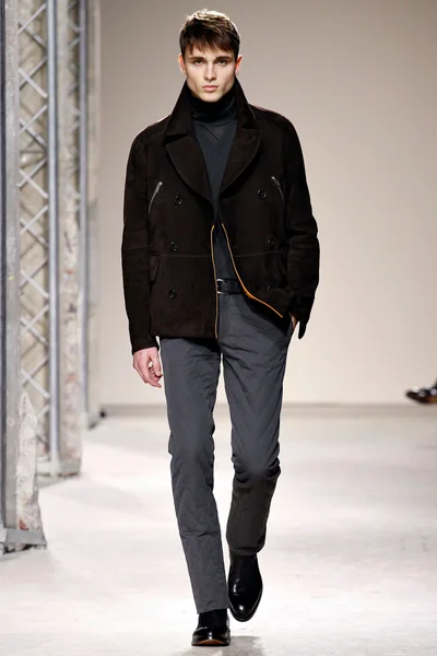 Look 24